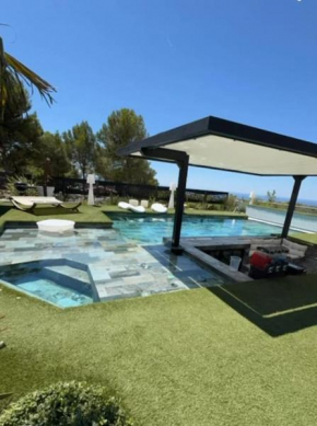 Fabuleuse villa Marseille -7 chambres -14 pers avec grande piscine 2 jacuzzis